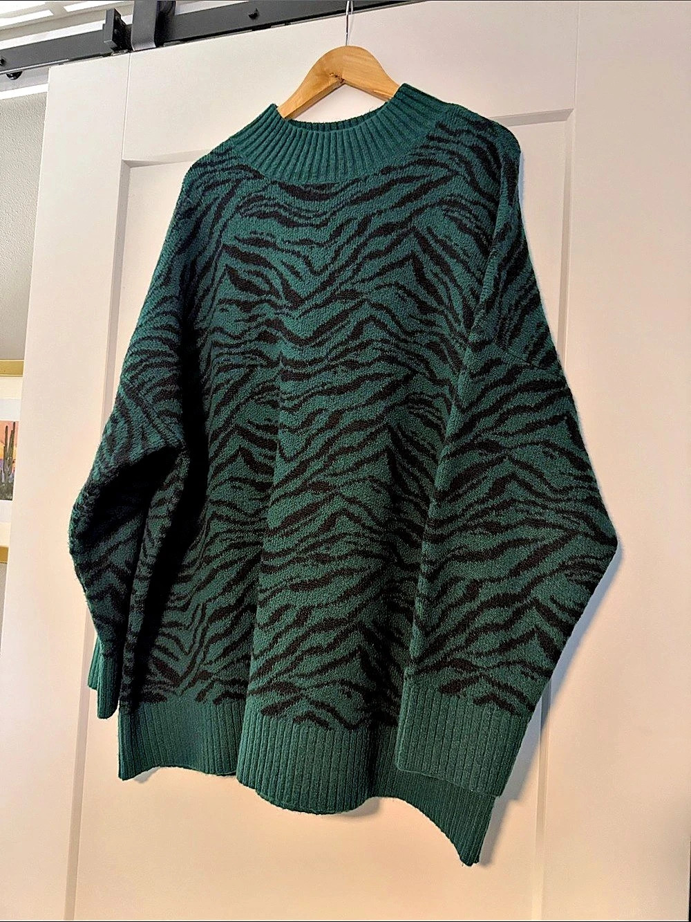 TORRID Zebra Print Crewneck Sweater Green & Black Size 3 Like New
